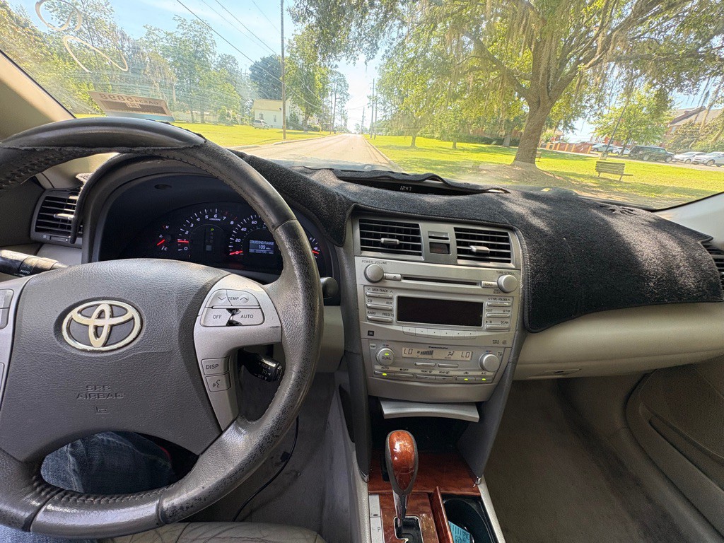 2011 Toyota Camry Image 8