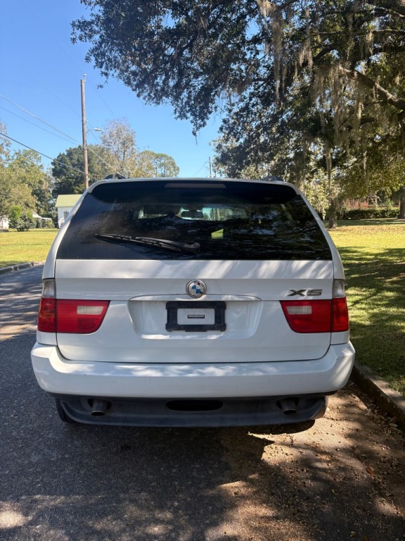 2005 BMW X5 Image 2