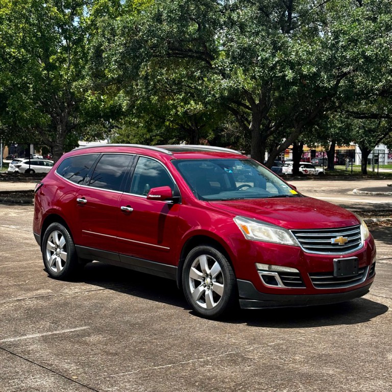 2014 Chevrolet Traverse Image 2