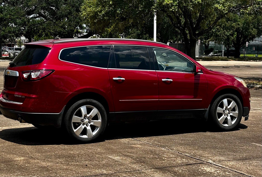 2014 Chevrolet Traverse Image 3