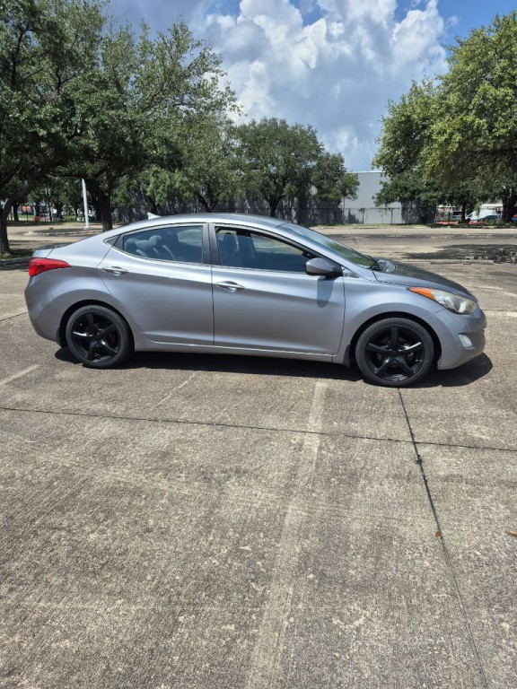 2013 Hyundai Elantra Image 6