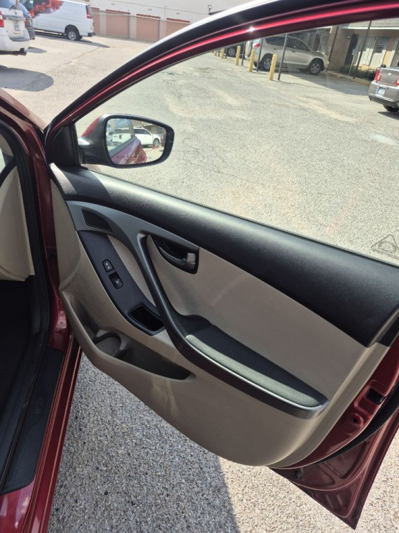 2016 Hyundai Elantra Image 6