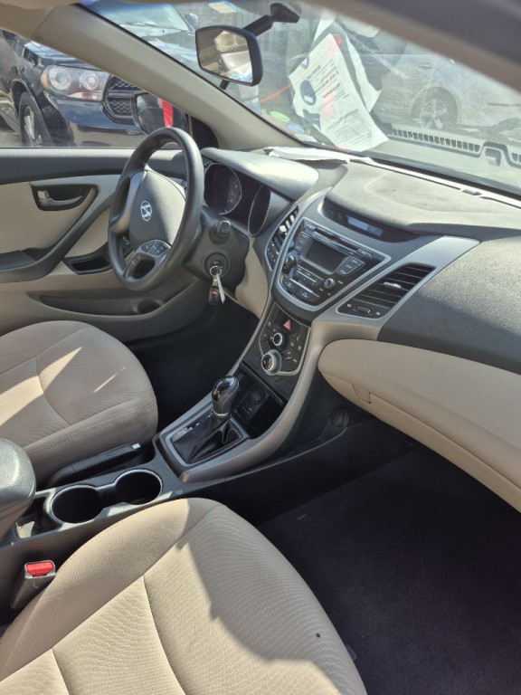 2016 Hyundai Elantra Image 9