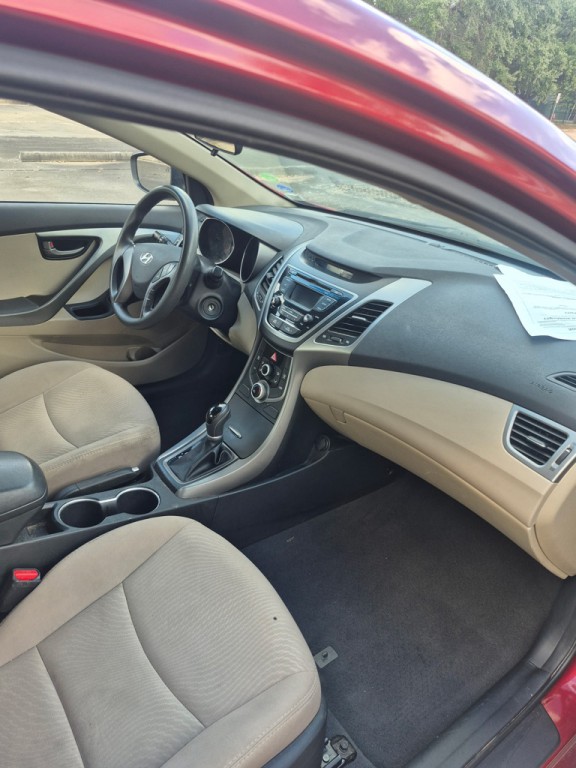 2016 Hyundai Elantra Image 21