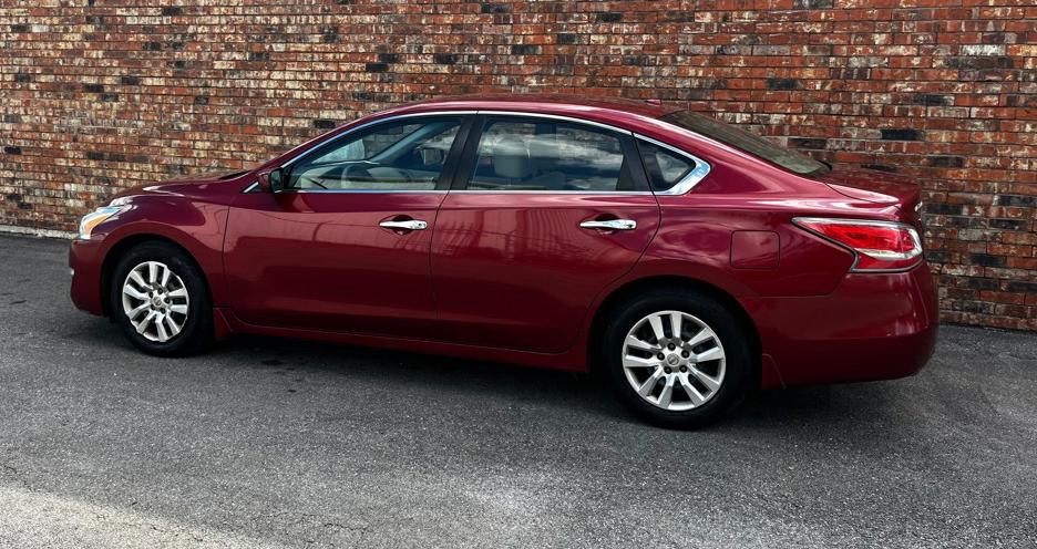 2015 Nissan Altima Image 4
