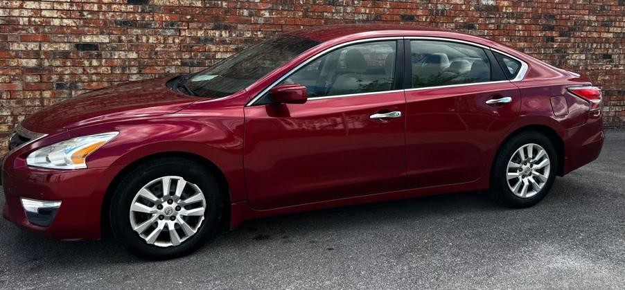 2015 Nissan Altima Image 8