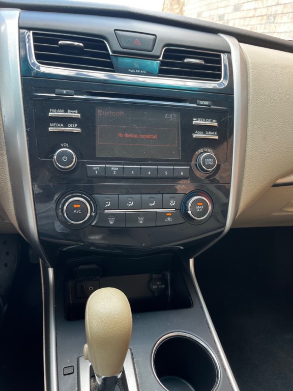 2015 Nissan Altima Image 14
