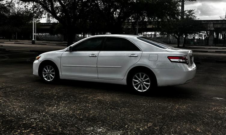 2011 Toyota Camry Image 3