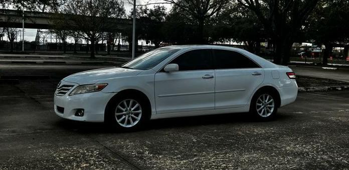 2011 Toyota Camry Image 4