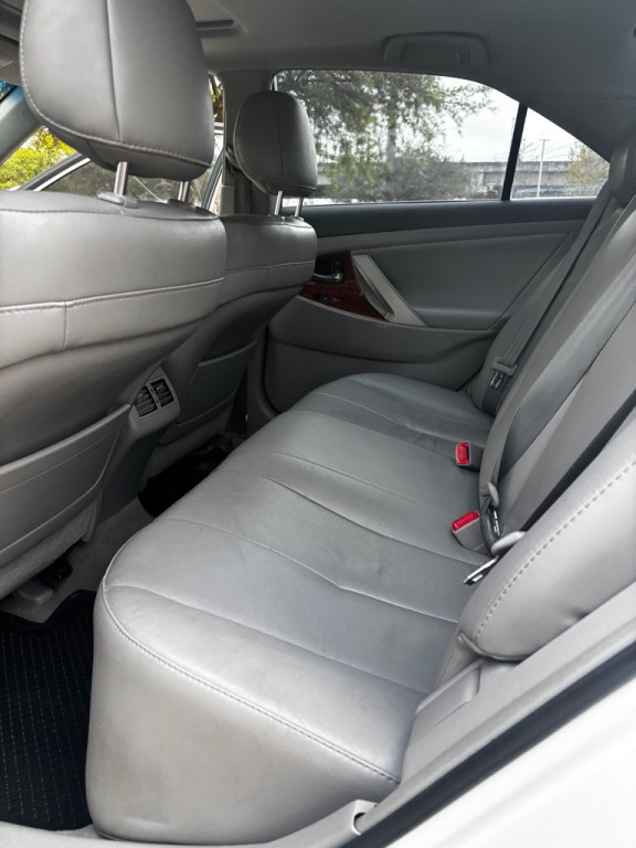 2011 Toyota Camry Image 5