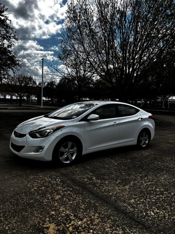 2012 Hyundai Elantra Image 2