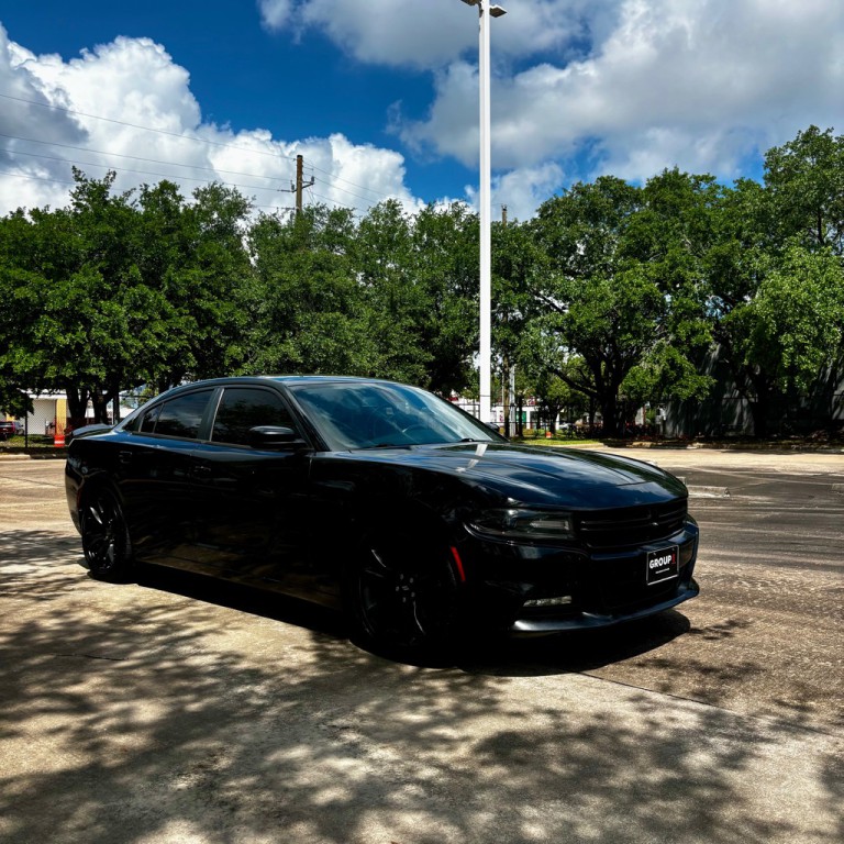 2017 Dodge Charger Image 2