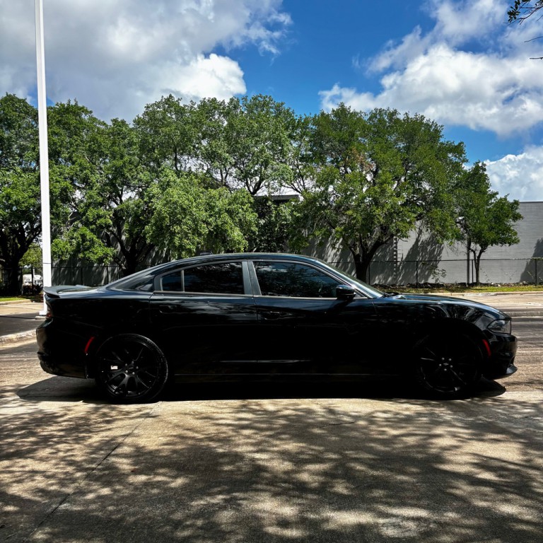 2017 Dodge Charger Image 4