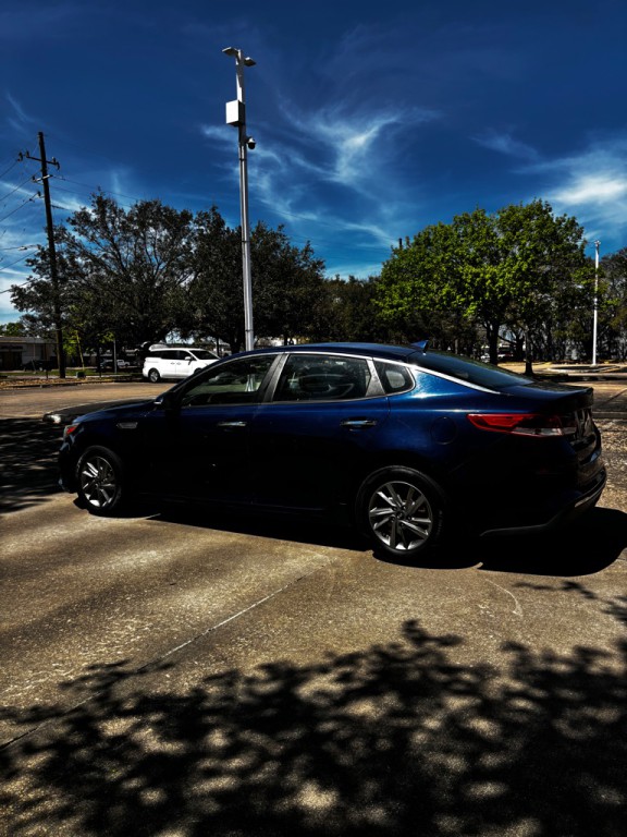 2019 Kia Optima Image 2