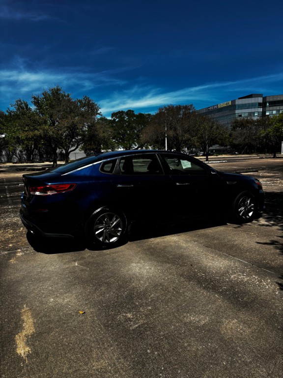 2019 Kia Optima Image 3