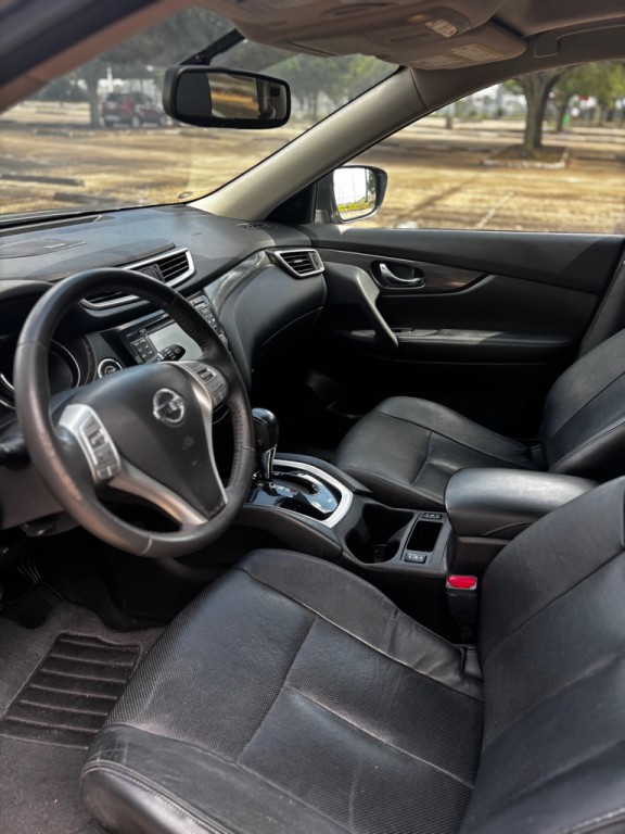 2015 Nissan Rogue Image 1