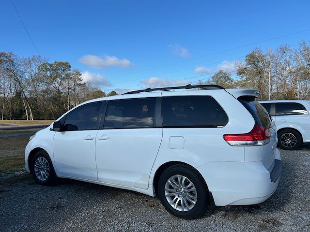 2012 Toyota Sienna XLE