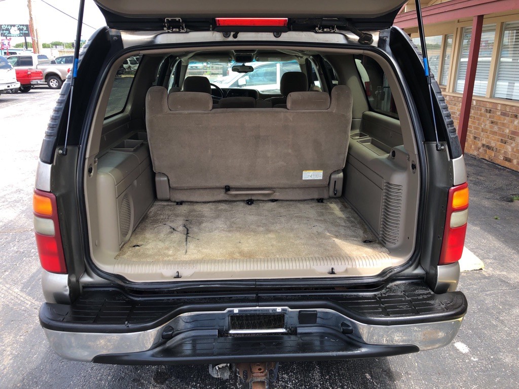 2003 Chevrolet Suburban Image 9