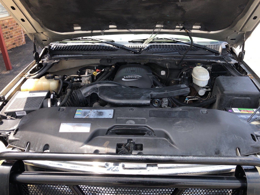 2003 Chevrolet Suburban Image 15