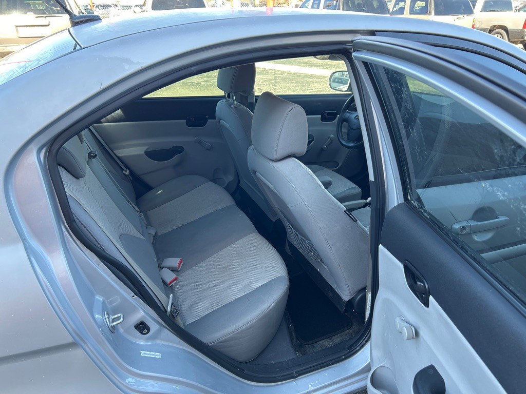 2011 Hyundai Accent Image 10