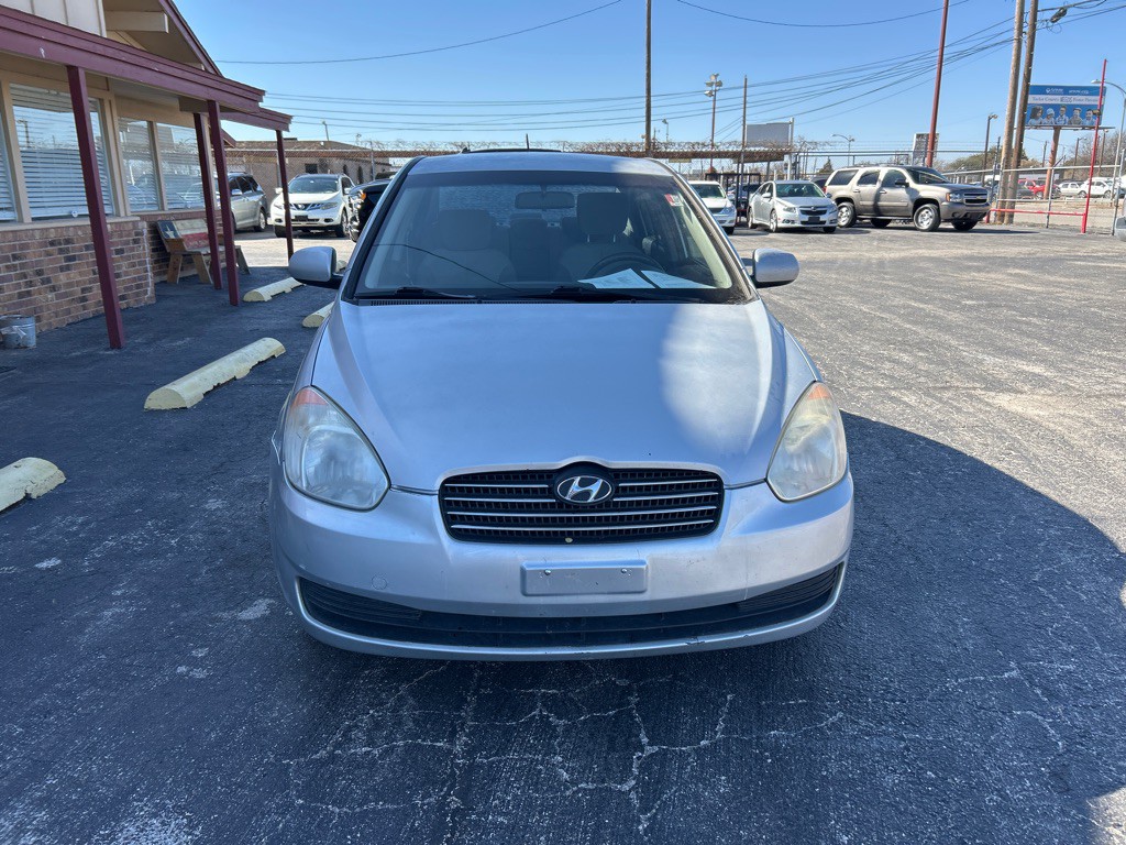 2011 Hyundai Accent Image 14