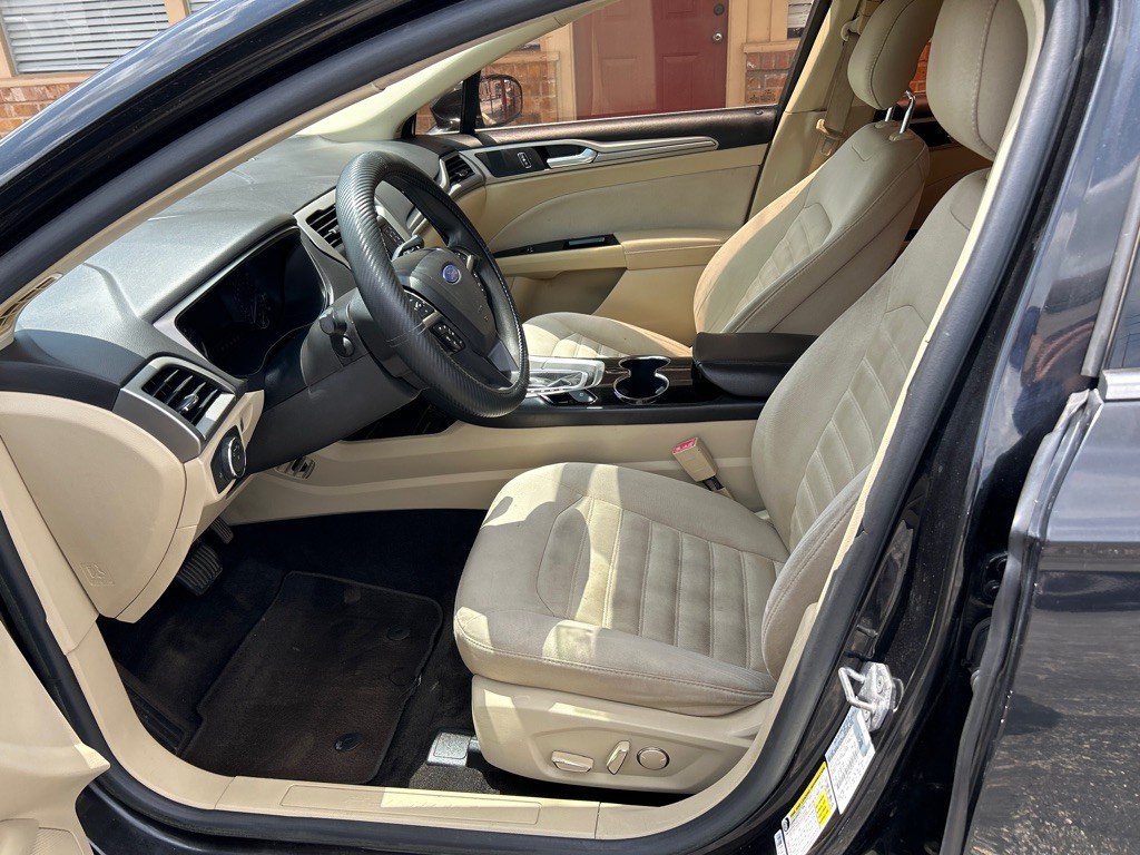 2014 Ford Fusion Image 2