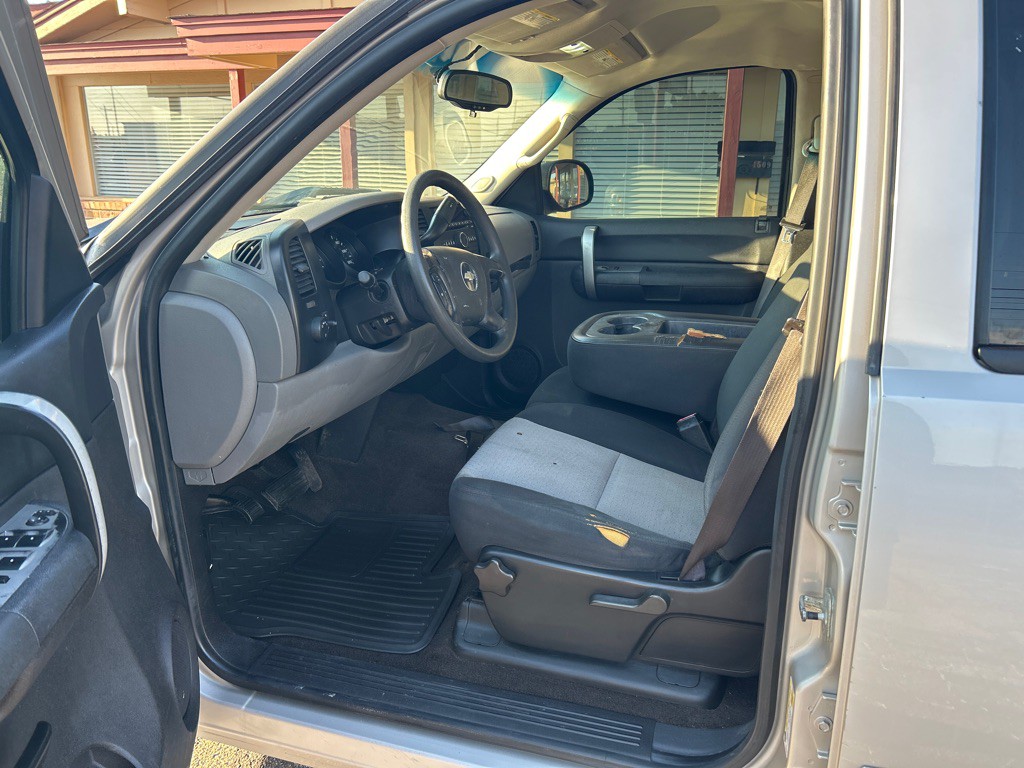 2007 Chevrolet Silverado 1500 Image 2