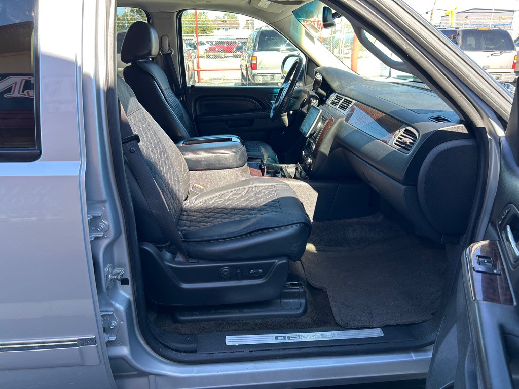 2012 GMC Yukon Image 11