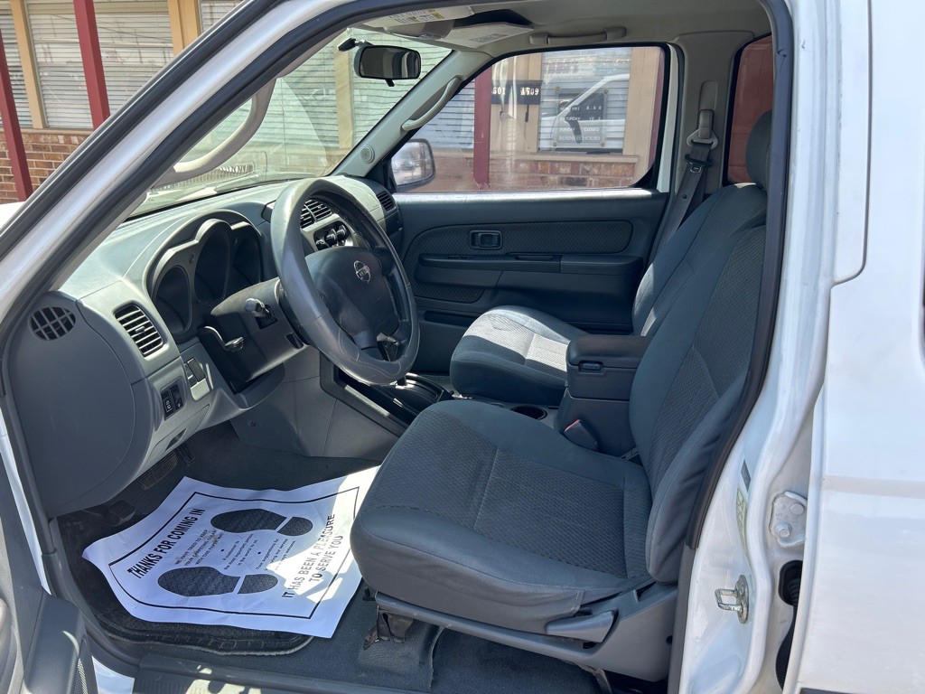 2002 Nissan Xterra Image 2