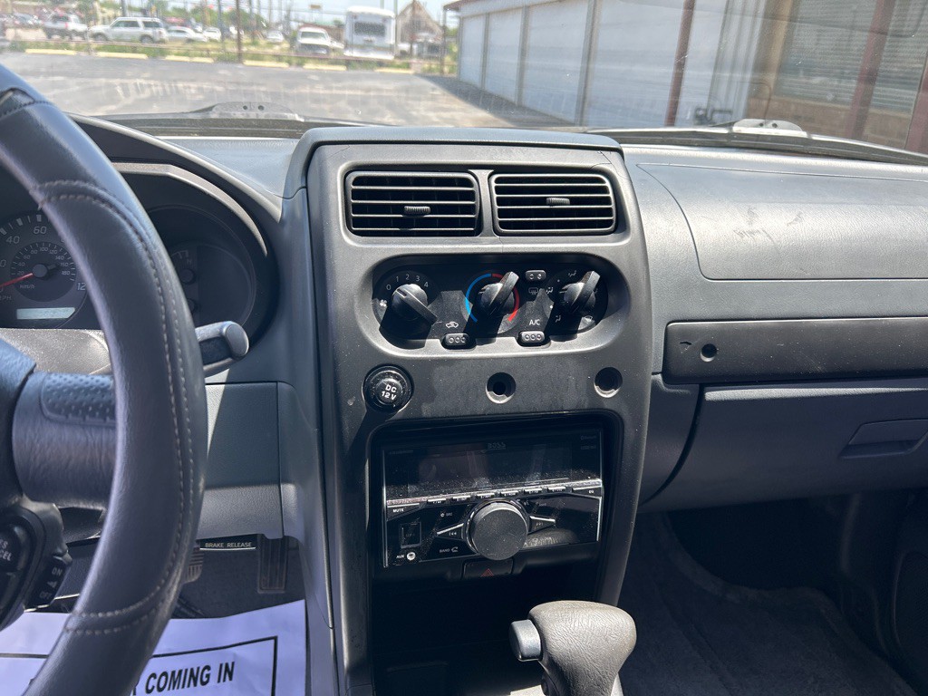 2002 Nissan Xterra Image 4