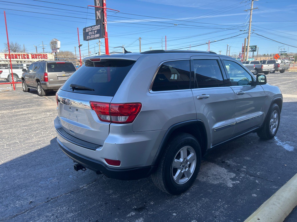 2011 Jeep Grand Cherokee Image 8