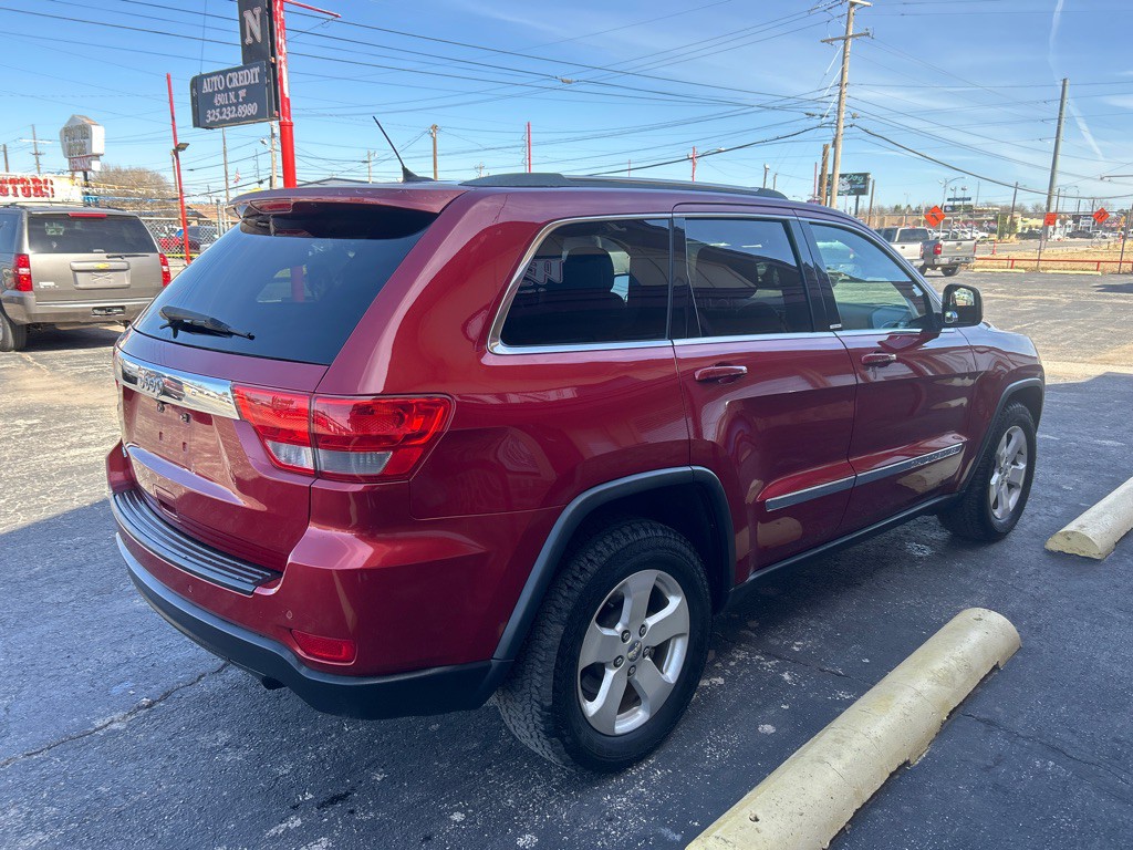 2011 Jeep Grand Cherokee Image 9
