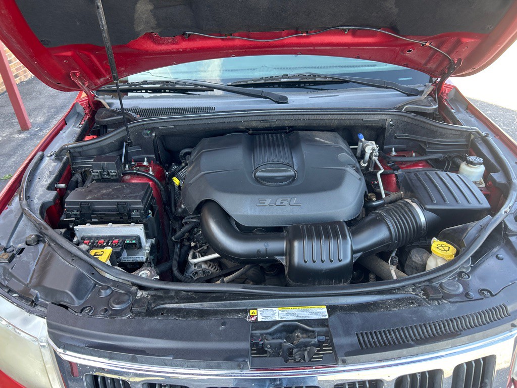 2011 Jeep Grand Cherokee Image 13