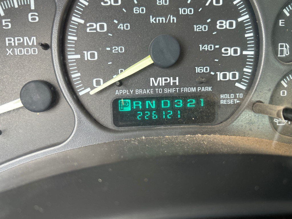 2001 Chevrolet Silverado 1500 Image 3