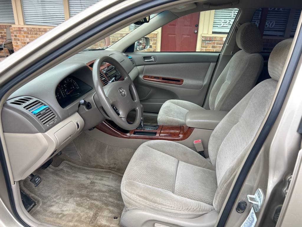 2002 Toyota Camry Image 2