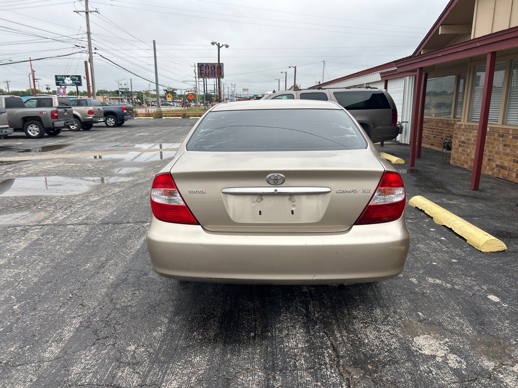 2002 Toyota Camry Image 8