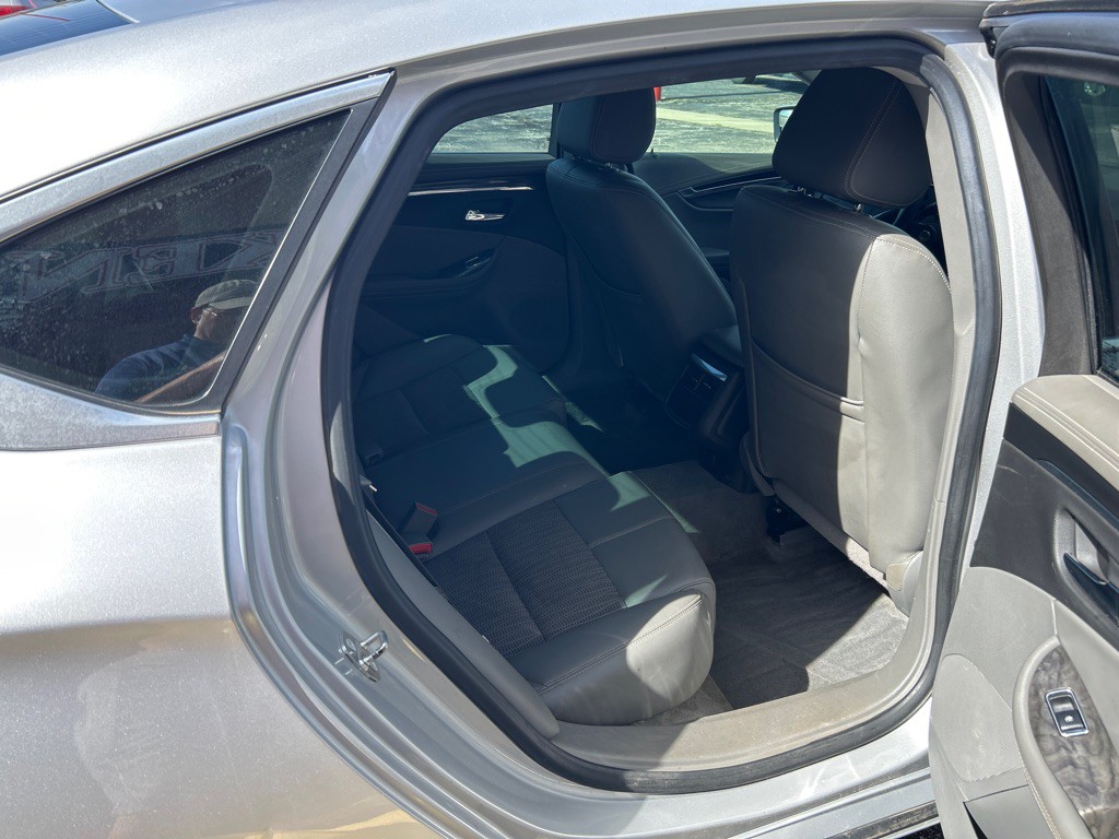 2015 Chevrolet Impala Image 10