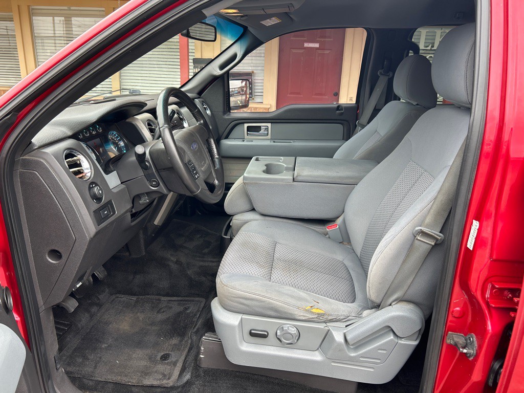 2011 Ford F-150 Image 2
