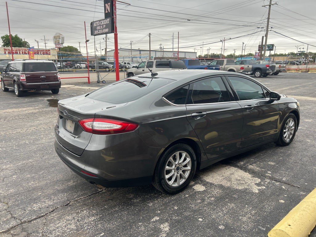 2015 Ford Fusion Image 9