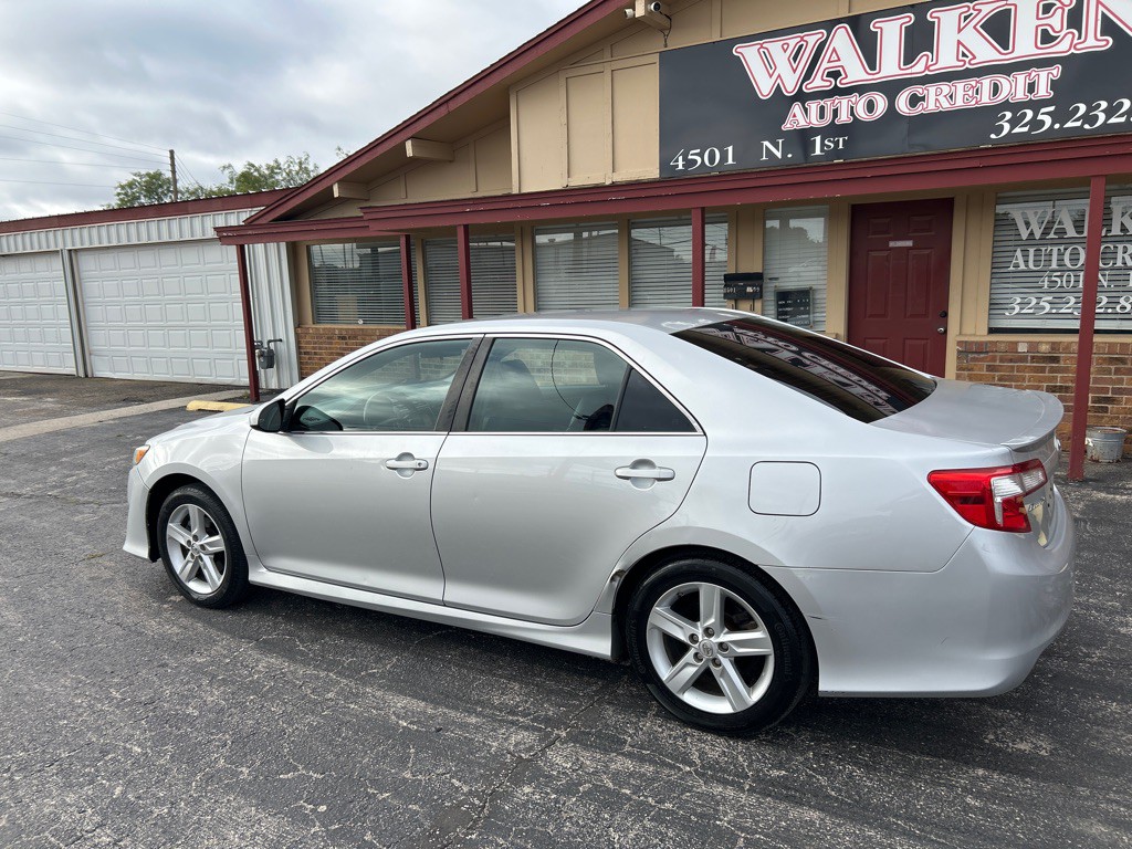 2014 Toyota Camry Image 5