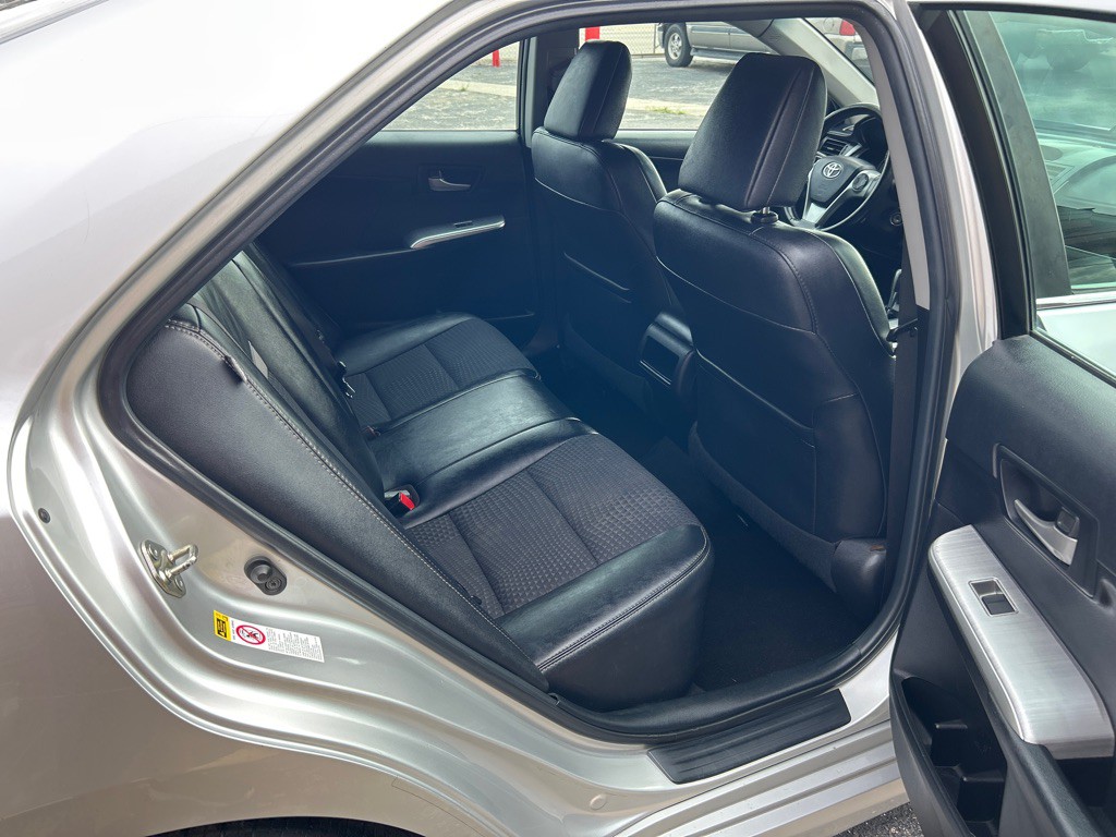 2014 Toyota Camry Image 9