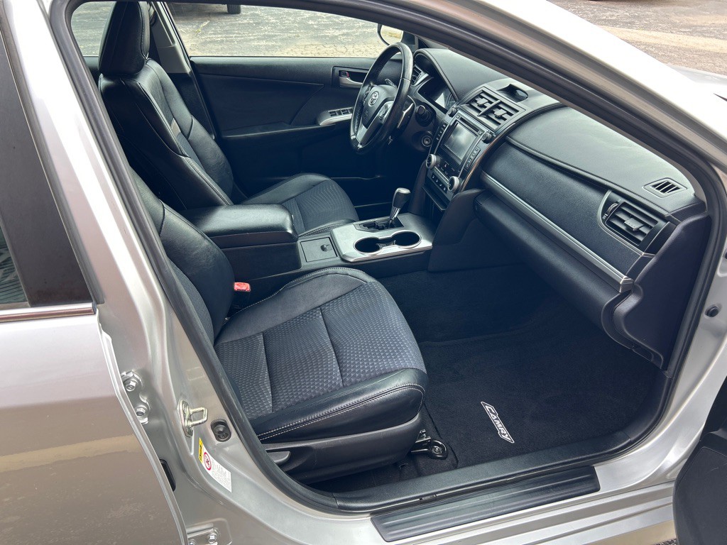 2014 Toyota Camry Image 10