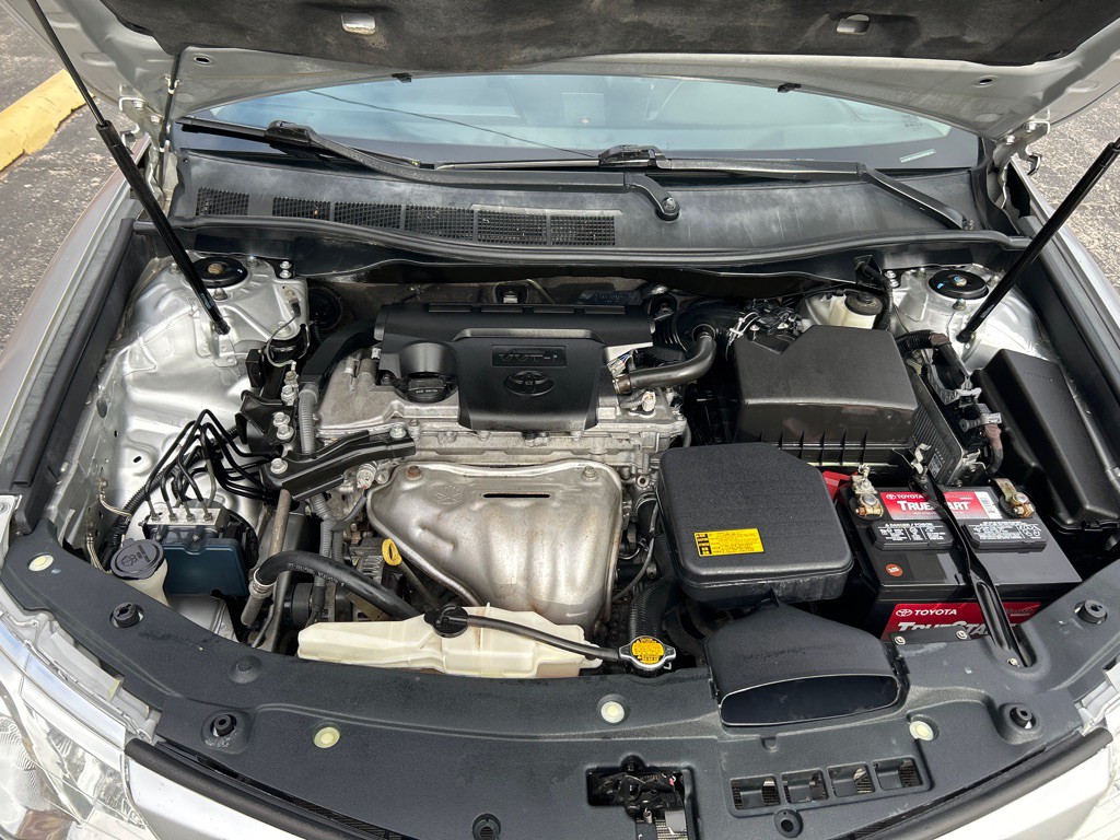 2014 Toyota Camry Image 12