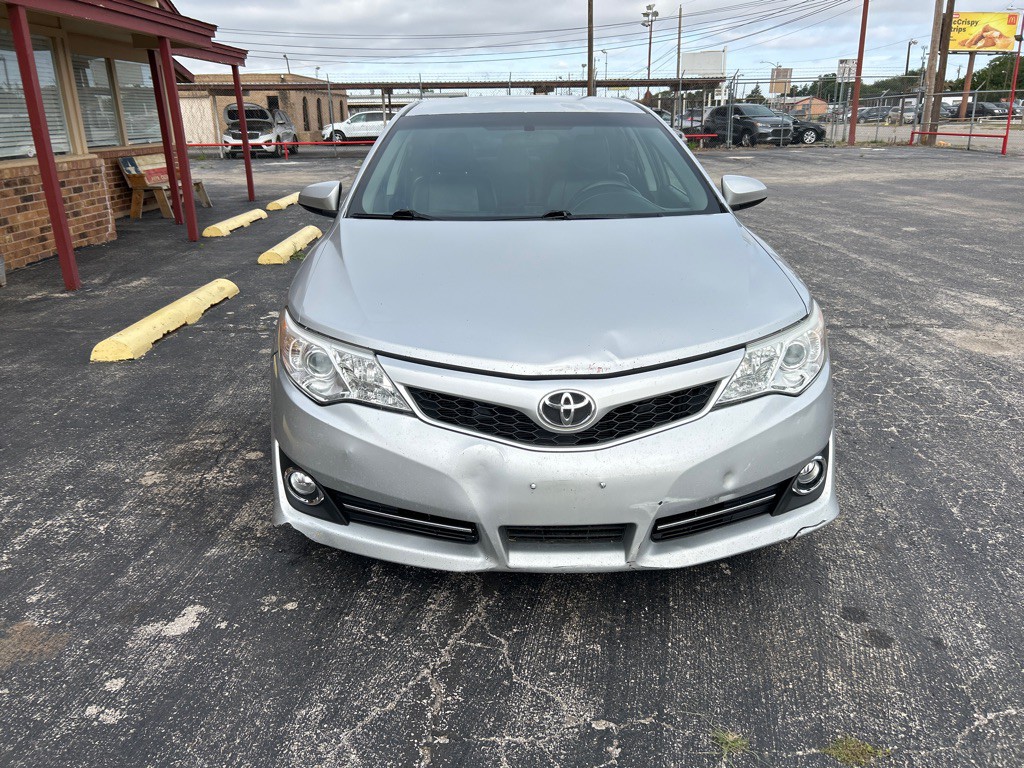 2014 Toyota Camry Image 13
