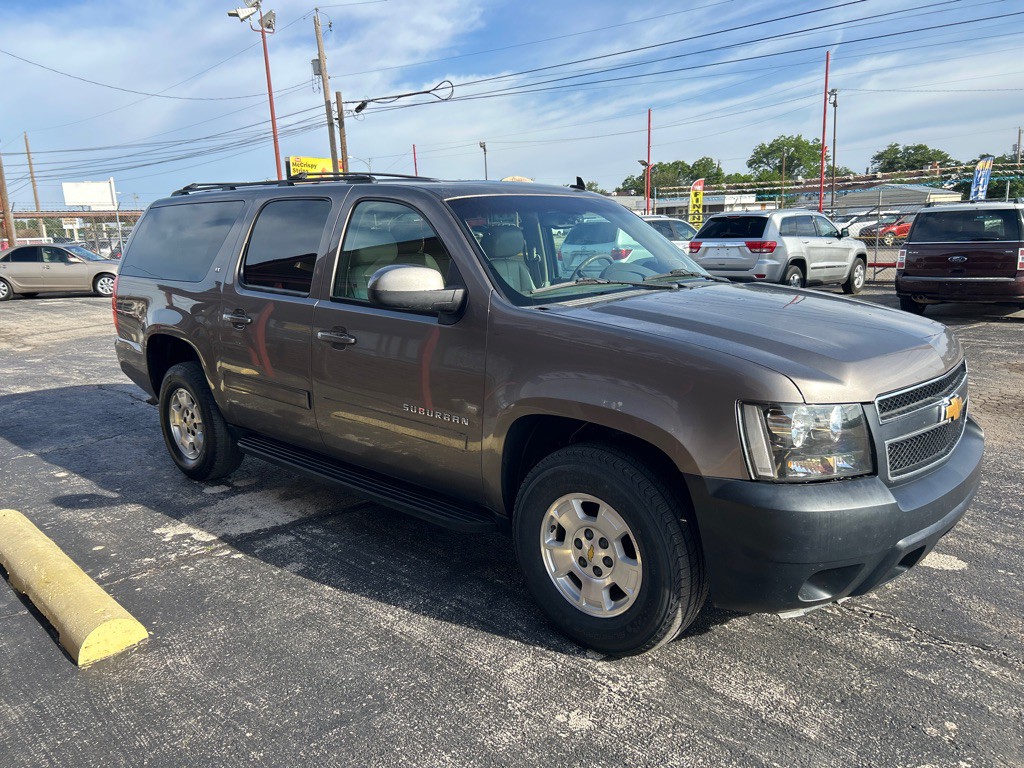 2012 Chevrolet Suburban Image 14