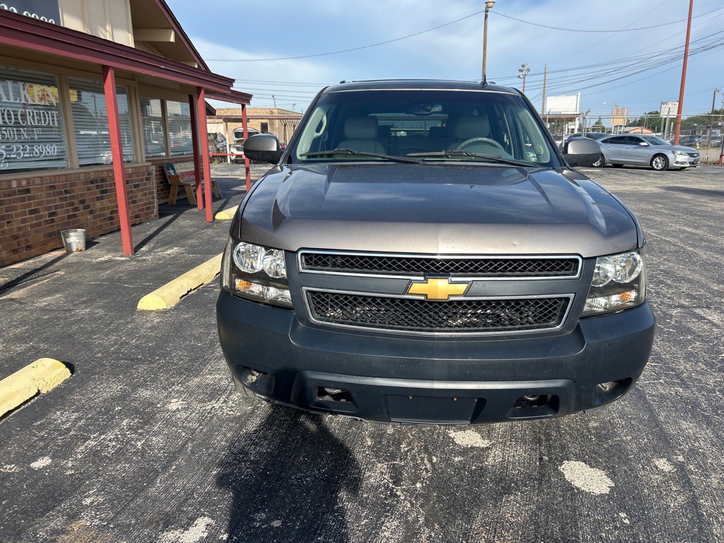 2012 Chevrolet Suburban Image 16