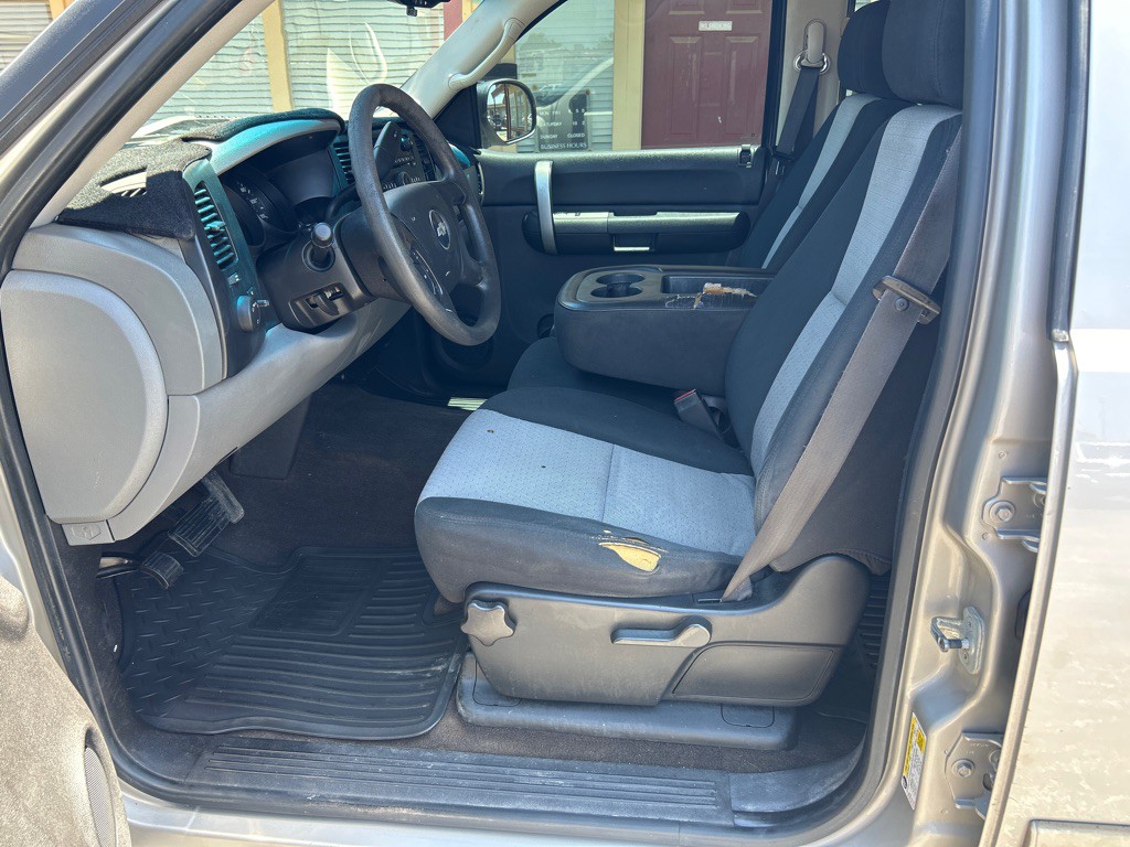 2007 Chevrolet Silverado 1500 Image 2