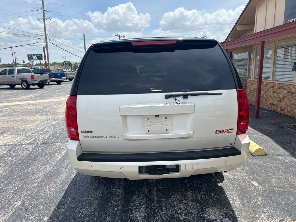 2012 GMC Yukon Image 8