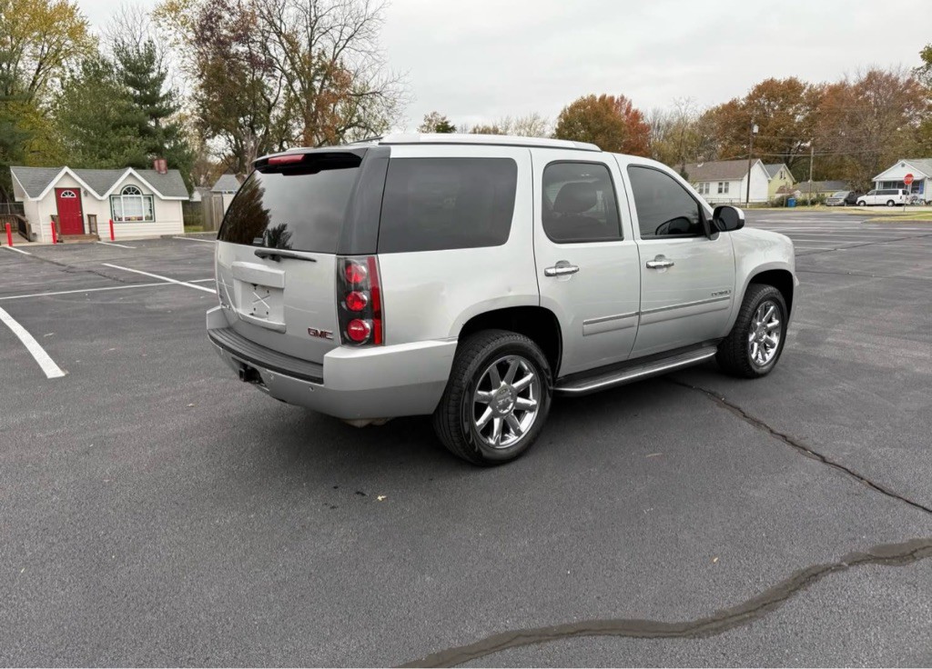 2011 GMC Yukon Image 4
