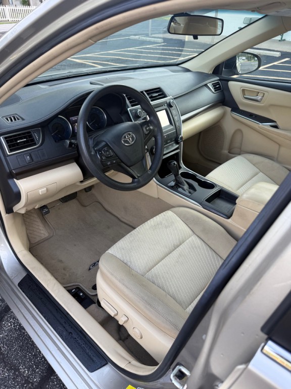 2016 Toyota Camry Image 5